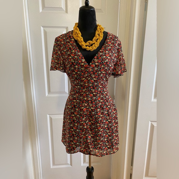 ๐ Floral Mini Dress - Picture 3 of 5